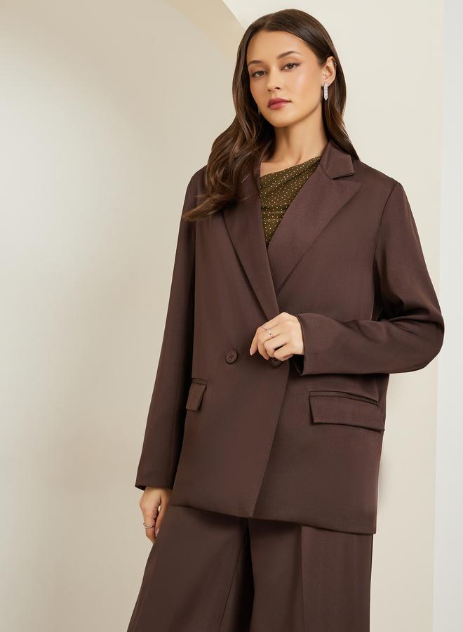 ستايلي بليزر بني بقصة عادية وأزرار مزدوجة - Image 2